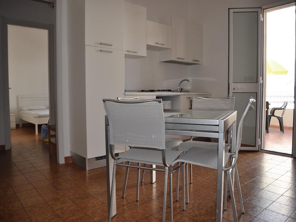 Sagittarius Mare Apartman Marina di Ragusa Szoba fotó